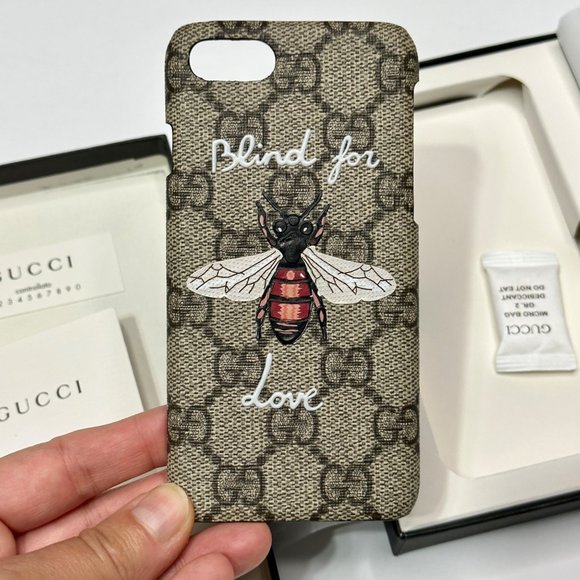 NIB GUCCI Blind For Love IPhone 7 GG Monogram Bumble Bee Cover‎ - Picture 1 of 11